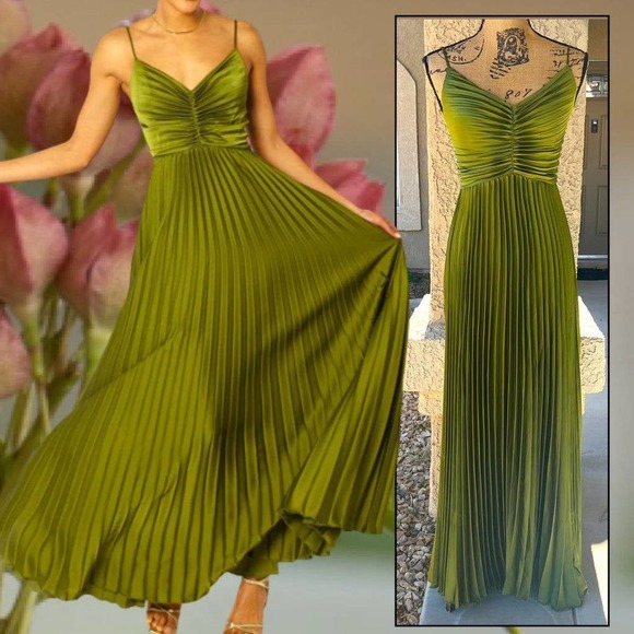 Petal & Pup Dresses & Skirts - Petal & Pup NAIRA Pleated Maxi Dress Palm Green Size 2